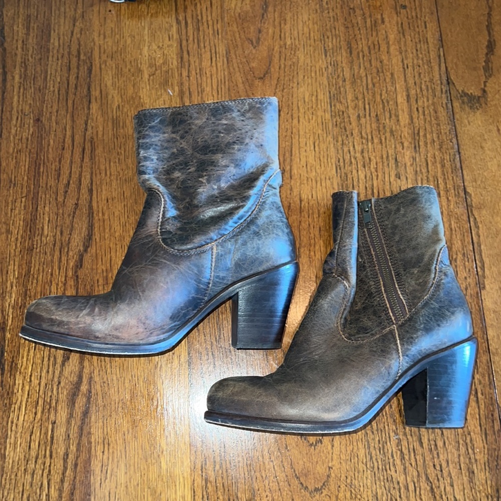 🌿Corral Booties - Picture 2 of 7